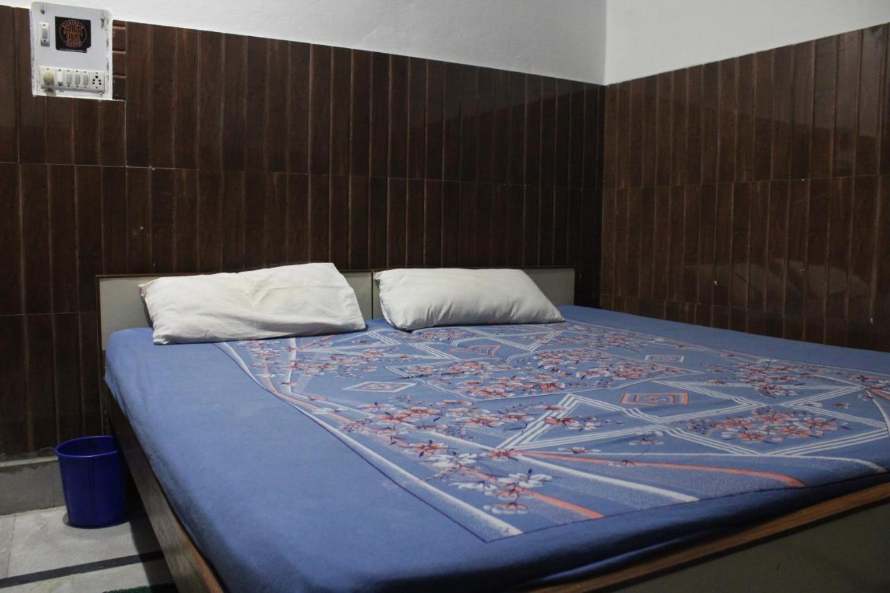 Laxmi Lodge Rishīkesh Екстериор снимка