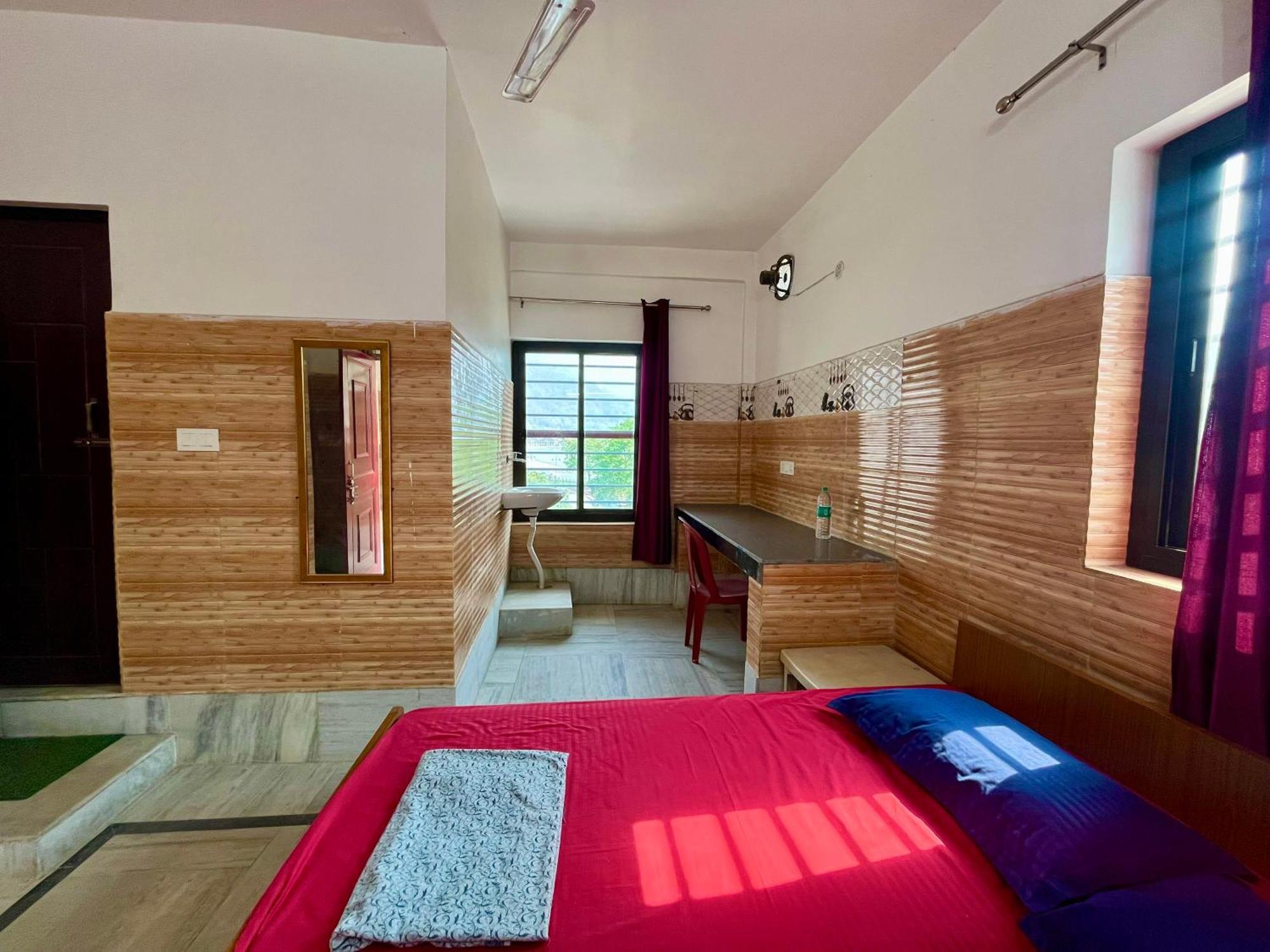 Laxmi Lodge Rishīkesh Екстериор снимка