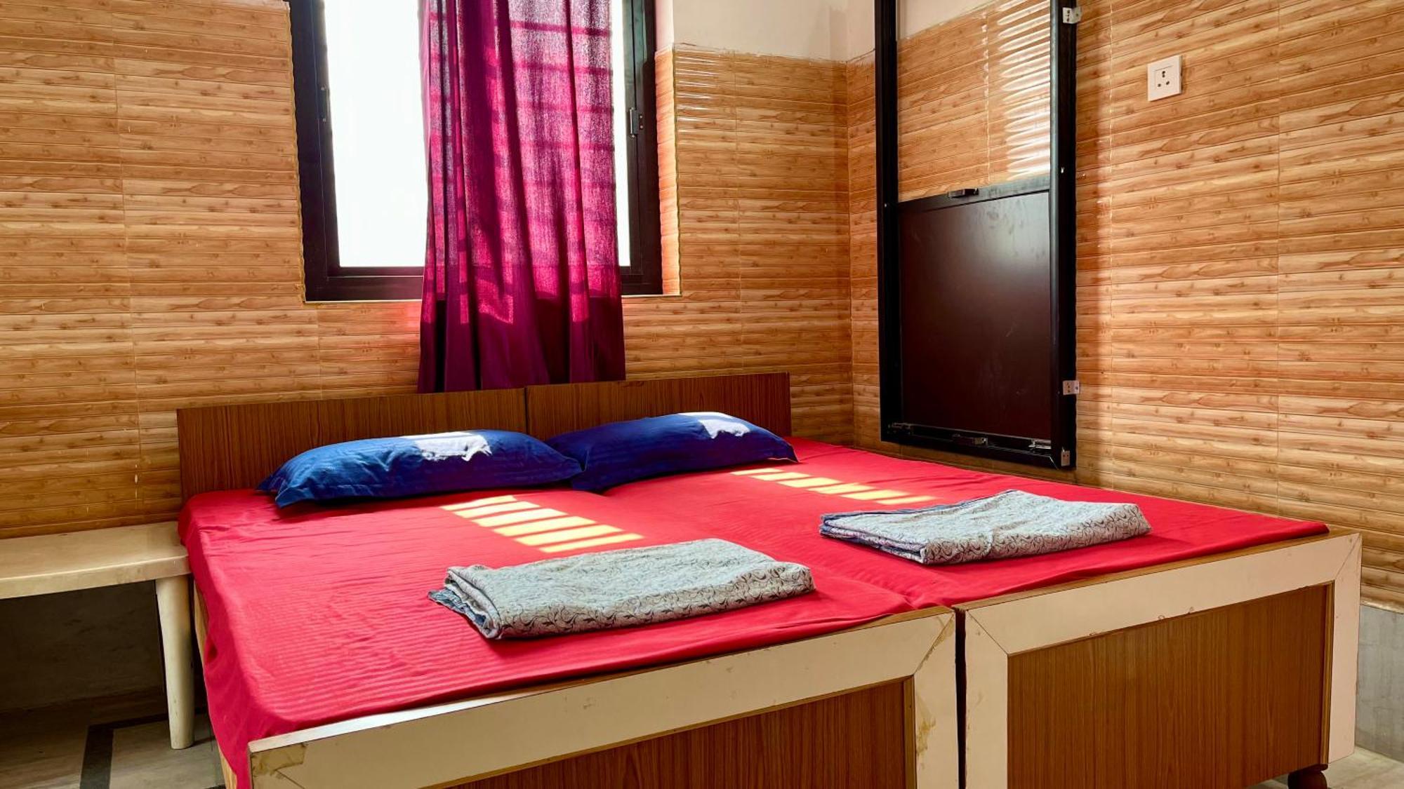 Laxmi Lodge Rishīkesh Екстериор снимка
